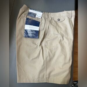 BRAND NEW FLAT FRONT SHORTS SIZE 38 Towncraft Tan Flat Front Shorts Casual